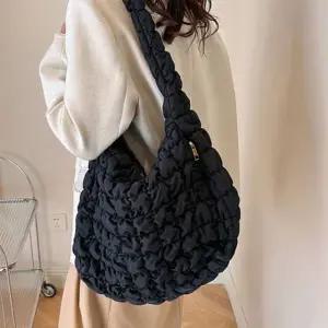 캐주얼가방 직장인가방 네이비 가방 브라운 엘케 와인 퀼팅백 패딩 여자가방 그린 블랙 30대가방 40대가방