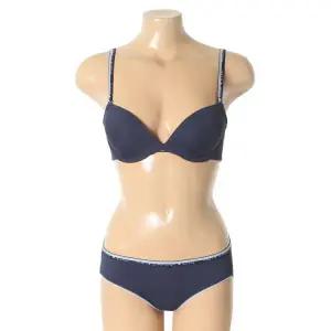 [롯데백화점]엘르이너웨어 여성 쿨 리쉬 투톤 밴드 브라팬티세트(EBWBR421EBWBP421NV)