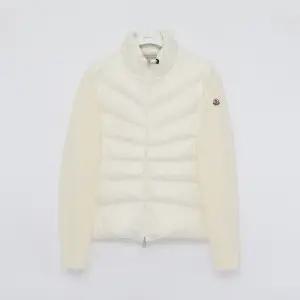 패치로고 하이넥 패딩 울 믹스 여성 자켓 9B00024 M1131 030