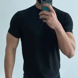 남성 기본 반팔티 라운드넥 베이직 남자 티셔츠 이너 무지 머슬핏