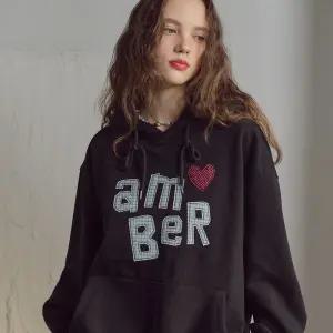 엠버 패치 후드티 블랙