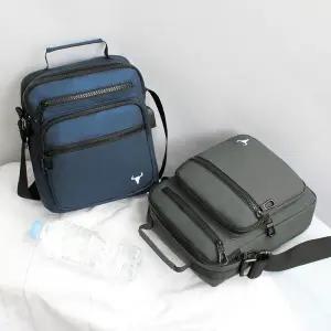 블루마운트 JY5859 USB포트 등산 크로스백 방수가능/크로스/백/슬링/남성/메신저/남자/가방/숄더백/학생