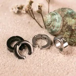 여자 귓볼 트렌디 코디 갓샵 논 귀걸이 써지컬 (WFJ5AC1)