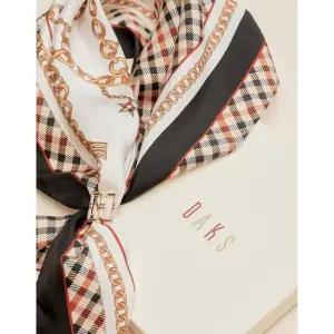 [백화점 정품] 닥스 ACC [선물포장][SILK100] 아이보리 체크체인 삼각 스카프 링 세트 DCSC2F824IV