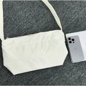 크로스백 패딩 여자 크로스 가방 아이보리 (WFK43C4)