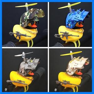 도금 세 번째 수준 헬멧 오리 브레이크 바람 자동차 작은 노란색 오리 자전거 오토바이 운전 장식 스트랩과