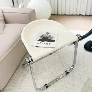 아크릴 의자 반달 엔틱 다이닝 철제 북유럽 모듈 사무실 화장대 인테리어 투명 간이