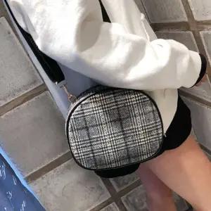 여성 데일리 캐쥬얼 패션 스트랩 숄더백 미니 크로스