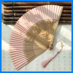 새로운 대나무 접이식 부채 중국 스타일 클래식 조각 공예 부채 휴대용 여름 여성 댄스 손부채 선물 홈 데