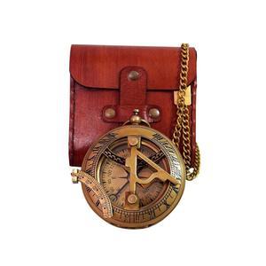 [미국배송] 수작업 빈티지 황동 해시계 - 가죽 케이스가 있는 앤티크 남성용 각인 수집용 나침반 선물 크리스마스 및 연말 컬렉션