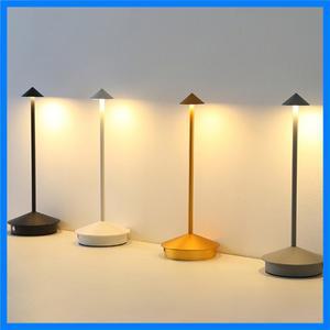 충전식 테이블 LED 램프 터치 센서 레스토랑 호텔 바 침실 용 야간 책상 램프 3 색 온도 무단 조광