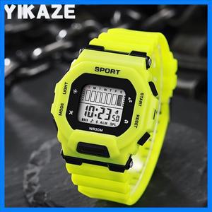 YIKAZE 남자 여자 스포츠 시계 다기능 군사 디지털 시계 방수 Fitenss 학생 남자를위한 전자 손목 시계