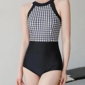 유니크 하운드 패턴 컴흰 원피스 여성 체크 수영복