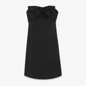 블랙 새틴 스트랩리스 보우 디테일 미니 원피스 729759Y3G36 1000