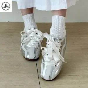 [애슬릿] 여성 스니커즈 운동화 러닝화 캐주얼 패션 리본 플랫