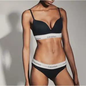 [롯데백화점]캘빈클라인 여성 아이콘 코튼 모달 푸쉬업 브라팬티세트 QF7623AD-F3787AD-UB1