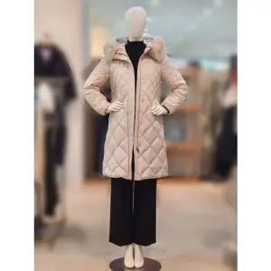 [갤러리아] [SI][24F/W] 다이아몬드 퀼팅 퍼후드 롱패딩 (SDHJY96260)