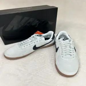 국내매장판 나이키 여성운동화 여자러닝화 필드 제너럴 스웨이드 IF1743 300