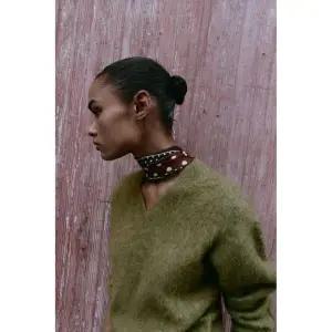 [국내] 자라 ZARA 브러시드 효과 니트 스웨터 - 카키 9598/191/505 5370086