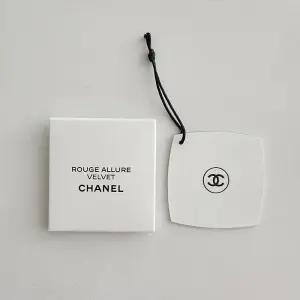 샤넬 뷰티 화이트&블랙로고 거울 /샤넬 쇼핑백