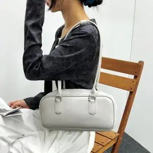 여성 숄더백 바게트백 데일리 모던 가방 연그레이 (WFK43DL)