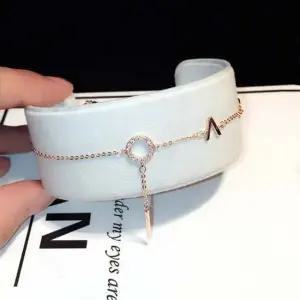 브이오 펜던트 라인팔찌-로즈골드OC 예쁜팔찌 유니크팔찌 패션팔찌 여성팔찌 팔찌선물