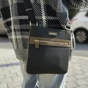 [마르크모어 국내정품] 남자 여자 프리미엄 토고 천연 송아지 가죽 크로스백 숄더백 mm-cr005