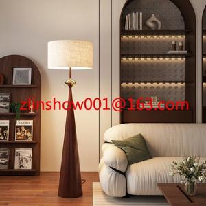 심플한 거실 플로어 램프 장식 분위기 침실