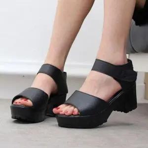 여성 샌들 통굽 푹신한 키높이 WFICLLD