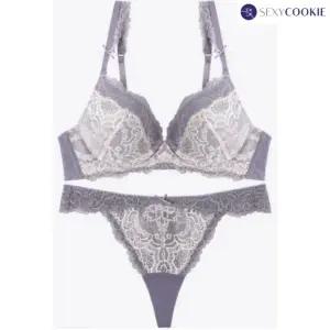 [롯데백화점]섹시쿠키 클래시 컬러매치 라이트바이올렛 코르셋브라 쏭팬티세트 SCWBZ405SCWPZ407