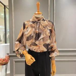 [대구백화점] [아니베에프]쉬폰 리본 패턴 블라우스(A59WBL500)