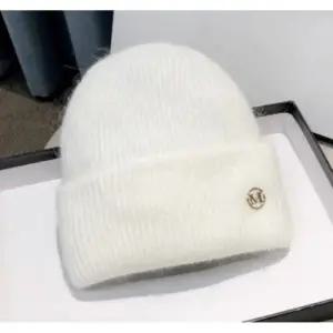 미니멀 니트 비니 겨울용 귀덮개 여성 3색상 데일리 착용 깔끔한 스타일