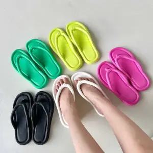 폭신한 쿠션감 푹신 여름 쪼리 비치 슬리퍼 경량 (WFJ7CHV)