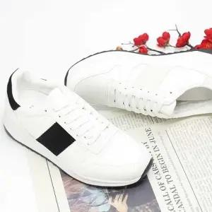 투톤 배색 심플 캐주얼 디자인 데일리 스니커즈 WE6CDC3