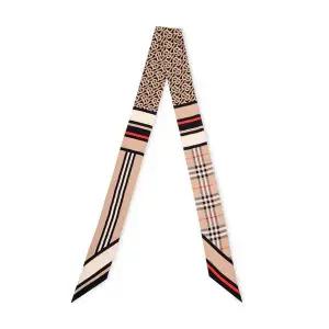 [버버리] 여성 실크 스키니 베이지 스카프 8037017