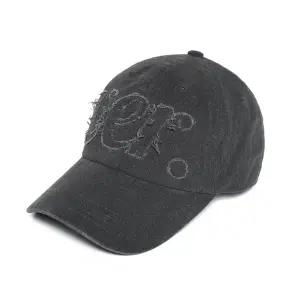 [베루툼](강남점)HW-BC213P 빅 버전 아플리케 피그먼트 볼 캡 차콜