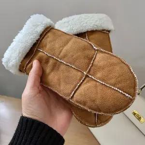 무배 큐 장갑 무스탕 안감 털 겨울 벙어리 퍼 기모 데일리룩