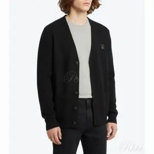 메종키츠네 볼드 폭스 헤드 패치 가디건 NM00506KT1006 P199