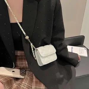 미니 핸드백 여성숄더백 대학생 책가방 미니숄더백 (WFJ4MCK)