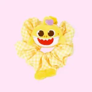 핑크퐁 아기상어 헤어밴드 (체크옐로우)머리끈 캐릭터 머리 귀여운 조카선물 아이