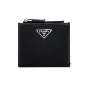 [명품] 25FW 삼각로고 리나일론 지퍼 블랙 남성 반지갑 2ML049 2DMH F0002