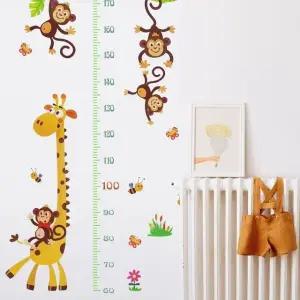 기린과 기록 시트지 성장 원숭이 키재기 (WFKB3XZ)