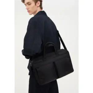 [롯데백화점]질스튜어트 EVAN 블랙 투포켓 나일론 토트백 겸 서류가방 JUBA5E501BK