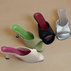 여성 꼬임 디자인 오픈토 로우 힐 샌들