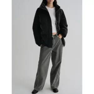 [에잇세컨즈] 글로시 중기장 패딩  블랙 (355Y38LY25)