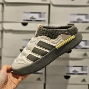 [국내매장 당일출고 245~275mm] 아디다스 아디퍼프 뮬 JR0062 털슬리퍼 방한화