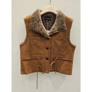 [메종블랑쉬](김해점)허리스트링털무스탕조끼 M254MVOB60K