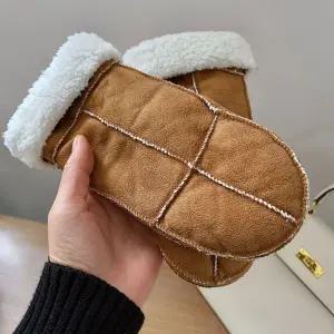 여성 도톰한 겨울 외출 귀여운 패션 방한 벙어리 장갑/브라운/두꺼운/가죽/캐주얼/털안감/한파/럭셔리
