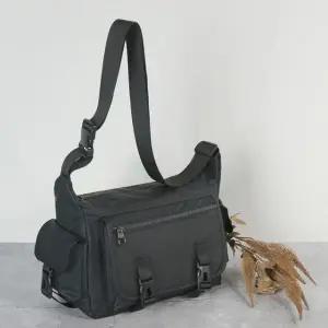 [하프클럽/]버클형 덮개 N-1 크로스백 남성 대학생 책가방 숄더백