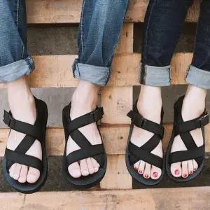 남여공용 엑스자 스트랩 디테일 길이조절 버클 샌들 WE6DEB0